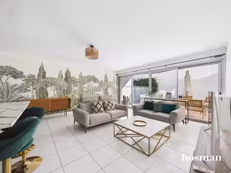 4 pièces de 91 m² avec terrasse et balcon - avenue emile counord  bordeaux