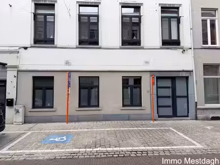 ruim en energiezuinig gelijkvloers appartement (115 m²) met terras en staanplaats in hartj