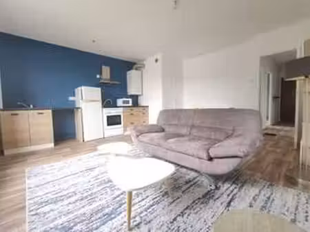 location appartement 2 pièces meublé à fougères (35300) : à louer 2 pièces meublé / 48m² f