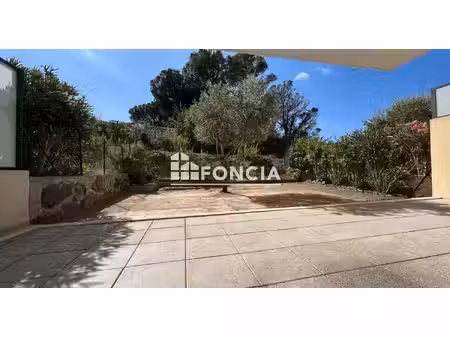frejus  appartement 3 pieces en rez de jardin  garage et parking