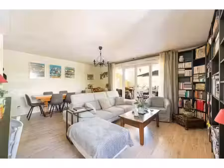 appartement t3 de 72 m² avec grande terrasse à parc athéna marseille 13013