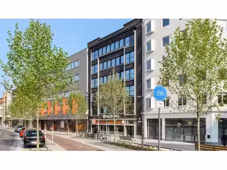 vernieuwde kantoren te huur vlakbij eilandje in antwerpen