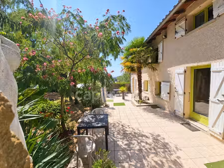 maison individuelle  3 chambres  2254m2 de jardin clos  arboré et aménagé  au calme  pas d