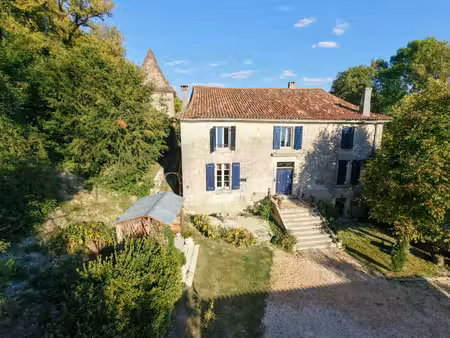 une demeure de 6 chambres d'une élégance remarquable.