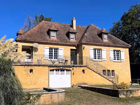 belle propriété de 5 chambres avec piscine  jardin clos et arboré  à proximité de la roque