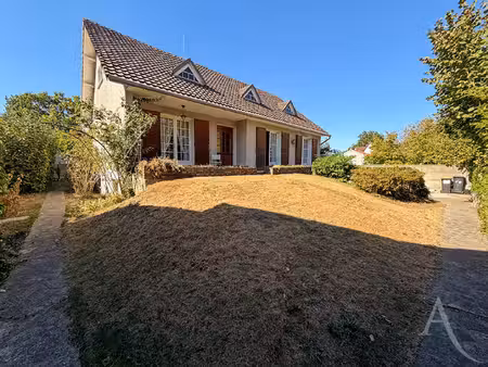 vente maison 7 pièces  171.64m²  sainte