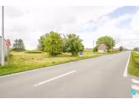 royaal perceel gelegen in landelijk oostrozebeke