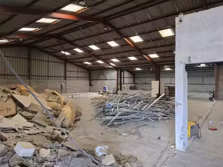 location entrepôt saint-loubès 33450 1200m²