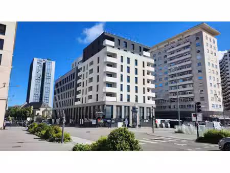 nancy / hyper centre : superbe appartement t3 avec terrasse