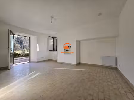 location appartement 3 pièces 44m² st chely d apcher 48200