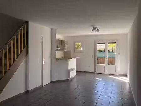 location maison 3 pièces 67m² bassan 34290