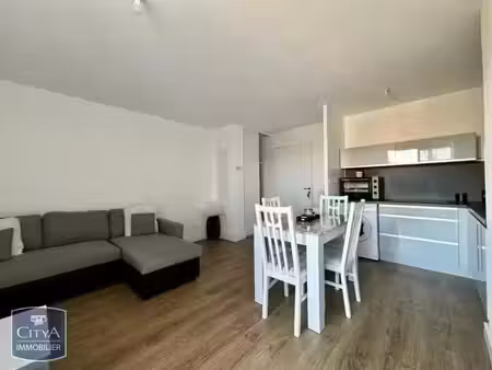 appartement à louer 2 pièces 38.4 m² - aoste (38) - 660€