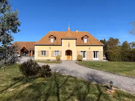 belle propriété de 205 m2 sur 1 8 hectare avec dépendance