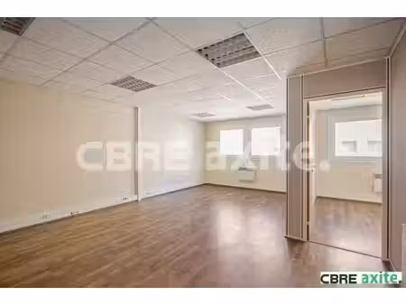 location local professionnel 63m² bourgoin jallieu 38300