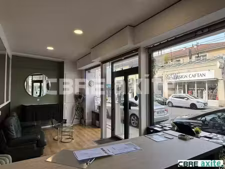location local commercial 94m² bourgoin jallieu 38300