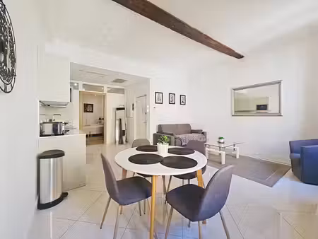vieux-nice – cours saleya – 2 pièces de 42 m² entièrement rénové – fort potentiel locatif