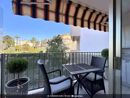 studio cannes square mistrale balcon