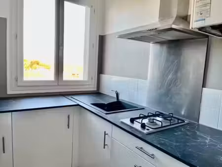 location appartement 2 pièces 40m2 céret 66400 - 564 € - surface privée