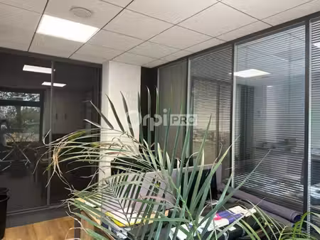 location commerce nantes 44200 133m²