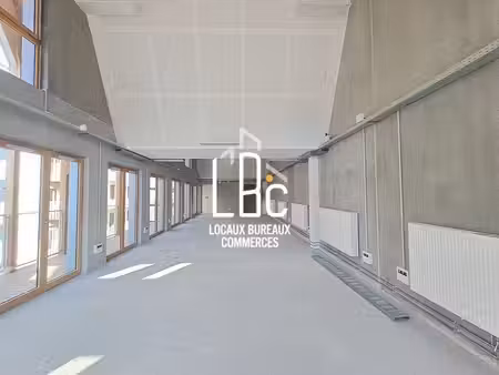 location bureaux 152m²