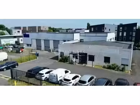 location local d’activités 741m²