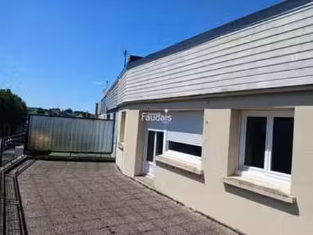 location bureaux et commerces à saint-lô (50000) : à louer / 66m² saint-lô