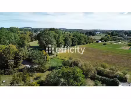 terrain - 588 m²