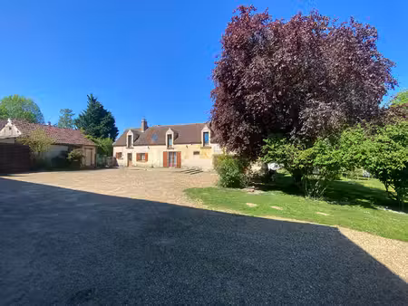 dans le perche  longère de caractère avec 4 chambres et plus d'1 hectare de terrain