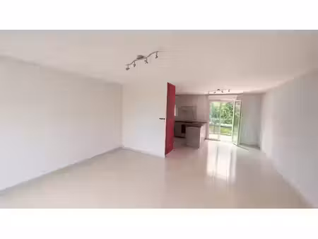 location maison 4 pièces 96 m² à villerest (42300)  890 €