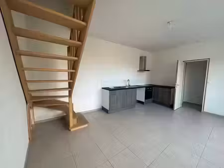 location maison 5 pièces 72.31 m² à cattenières (59217)  590 €