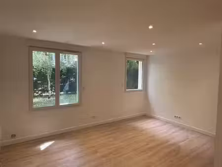location locaux professionnels 0 pièces 19.94 m² à chantilly (60500)  795 €