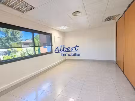 location locaux professionnels 3 pièces 61 m² à la seyne-sur-mer (83500)  1 320 €