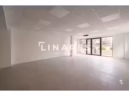 location locaux professionnels 1 pièce 63.04 m² à saint-cyr-sur-mer (83270)  1 425 €