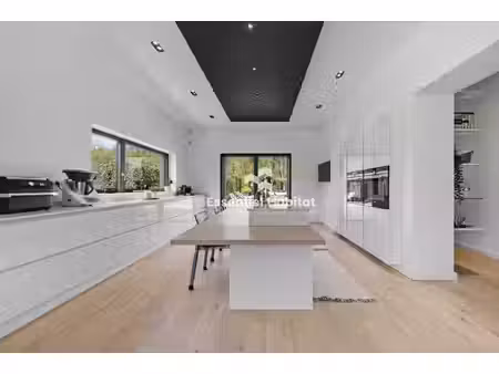 achat maison 8 pièces 230m²