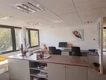 location meublée locaux professionnels 0 pièces 135 m² à chavanod (74650)  2 580 €