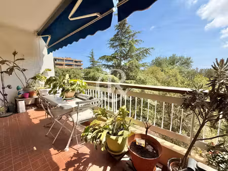 mediatheque - t3 traversant avec terrasse
