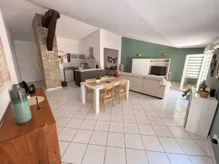 appartement t3 - 90 m² avec terrasse tropézienne