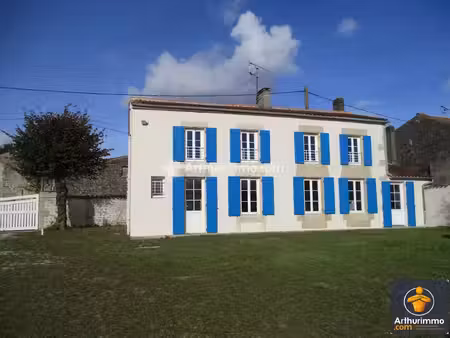 location maison 6 pièces 126 m2 à loulay