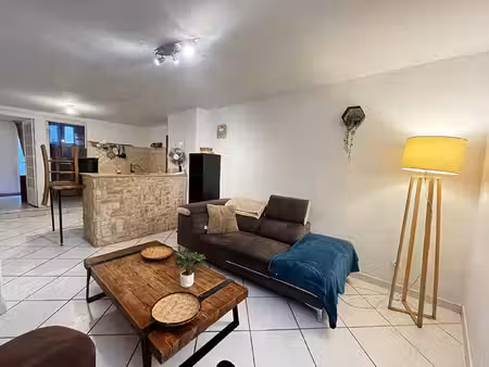 saint maximin la sainte baume : appartement meublé t2 en location