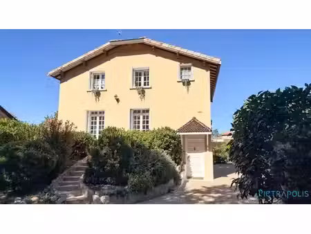 maison de 8 pièces de luxe en vente à fleurieu-sur-saône  auvergne-rhône-alpes
