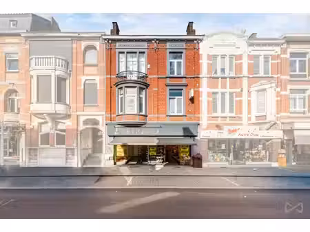 commercieel te koop in hannut met 4 slaapkamers