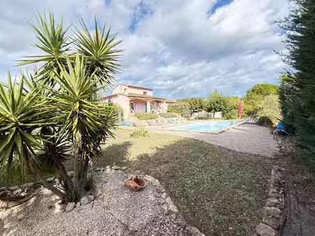 bagnols en foret  villa dominante au calme avec piscine et appartement independant