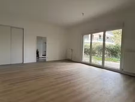 appartement de prestige de 120 m2 en location colombes  france