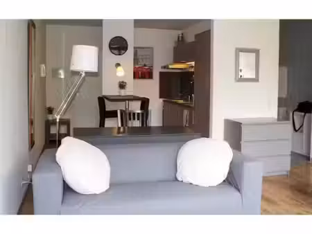 immeuble mixte à louer à avenue louise ixelles (vbe71104)