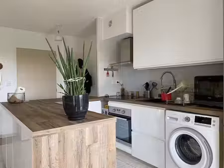 appartement t3 60 m2 golf de seilh avec parking et cellier