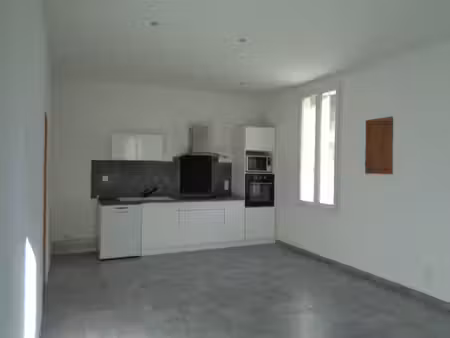 30 st gilles maison de village