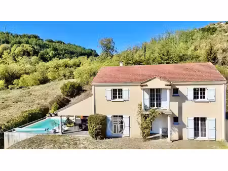 vente propriété 6 pièces 275 m² à ebreuil (03450)  359 000 €
