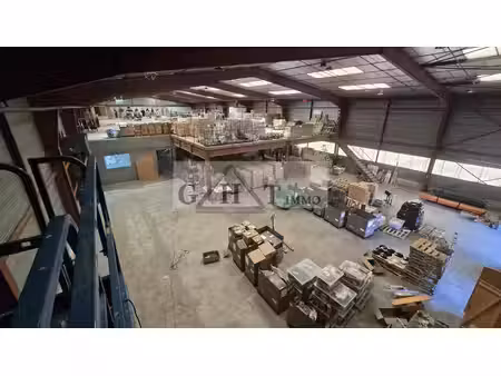 location local commercial