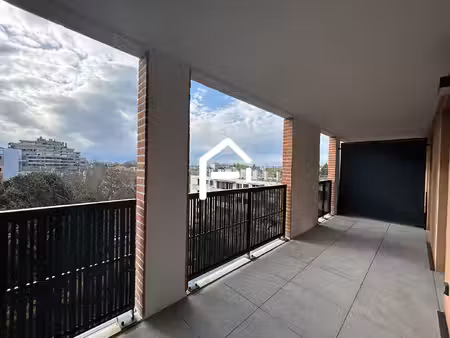 a louer : t3 de 57.23 m² avec balcon + parking à toulouse