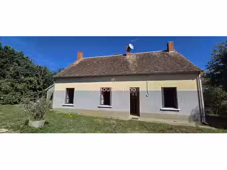beau corps de ferme de 2 hectares avec une maison de 119 m² et dépendances de 150 m².